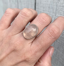 Load image into Gallery viewer, Elegant Romantic Pink Oval Rose Quartz Sterling Silver Ring: 7
