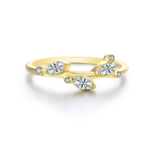 White Topaz Laurel Vine Ring: Gold / 8