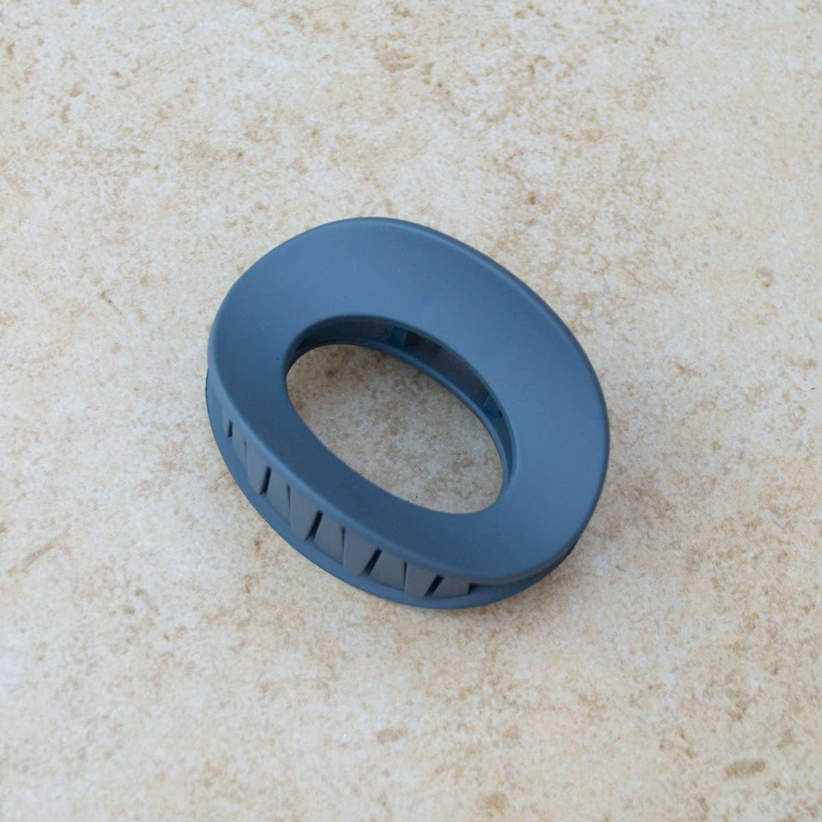 Ellipse Ring Hair Claw Clip: Dusty Blue