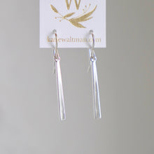 Load image into Gallery viewer, PETITE BAR EARRINGS: Gold
