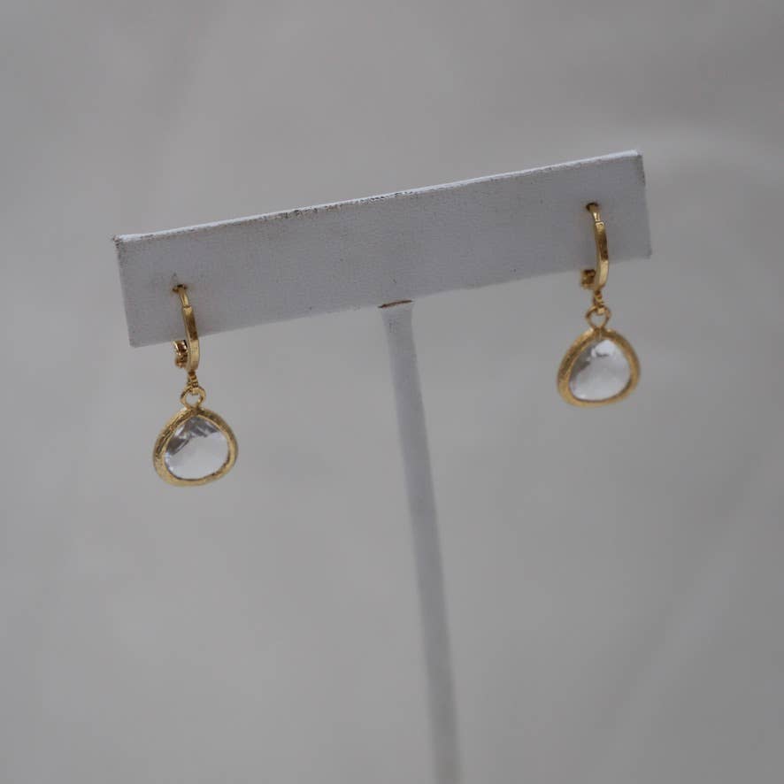 PETITE CLEAR BEZEL HUGGIE