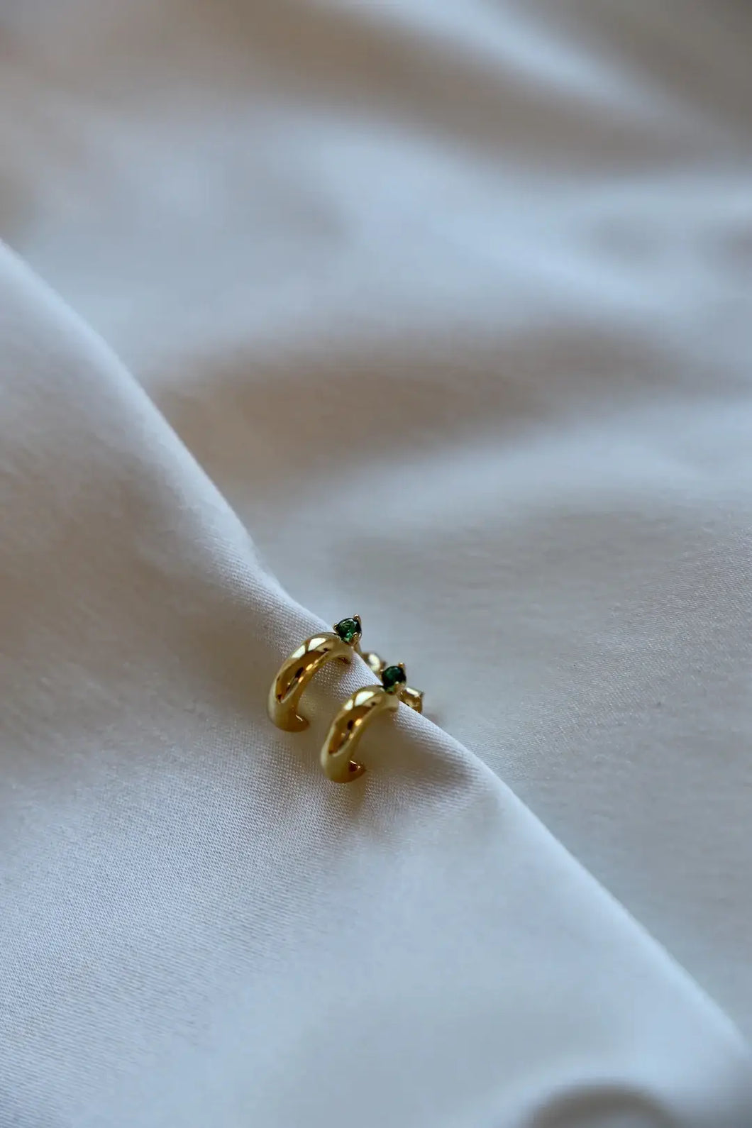 EMERALD SMOOTH CZ MINI HOOP