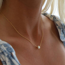 Load image into Gallery viewer, THE PEARL COVE NECKLACE: GOLD
